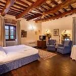 Castello Di Petrata Hotel