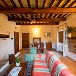 Castello Di Petrata Hotel 4*