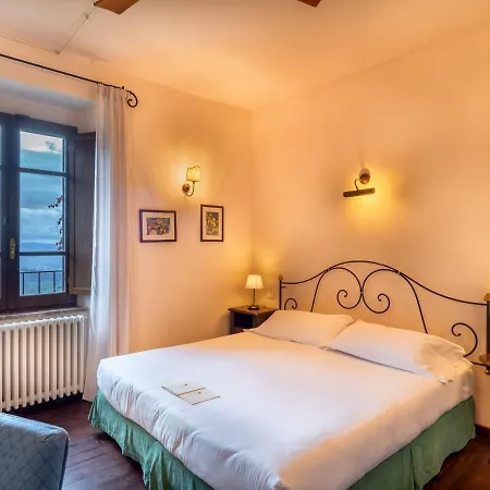 Hotell Castello Di Petrata 4*