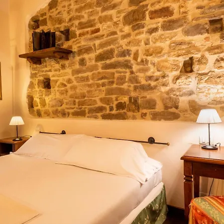 Szálloda Castello Di Petrata 4*